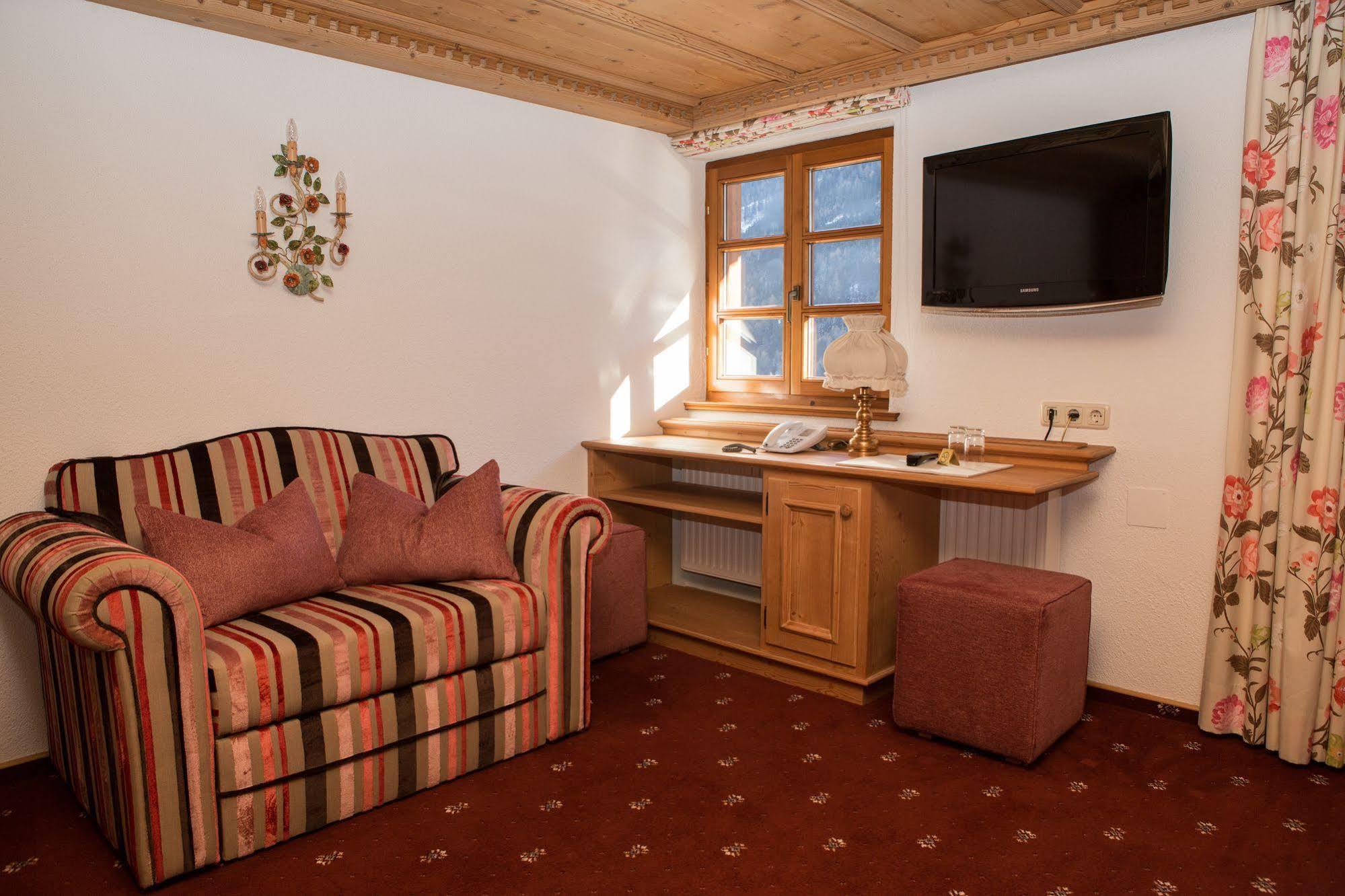 Chalet Brunnenhof Sankt Anton am Arlberg Exterior photo