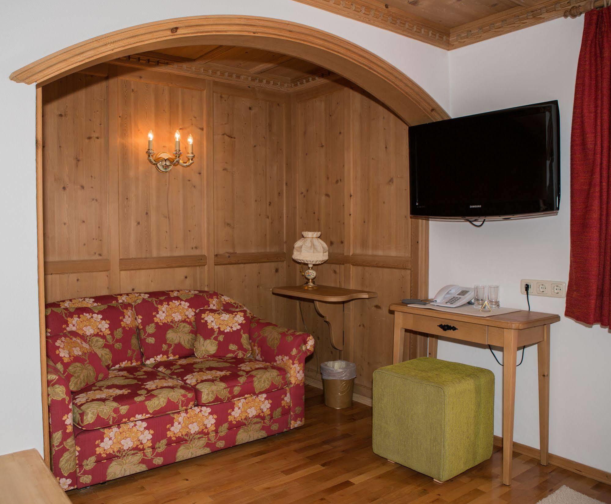 Chalet Brunnenhof Sankt Anton am Arlberg Exterior photo